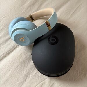 Baby Blue Beats Over Ear Headphones - like new